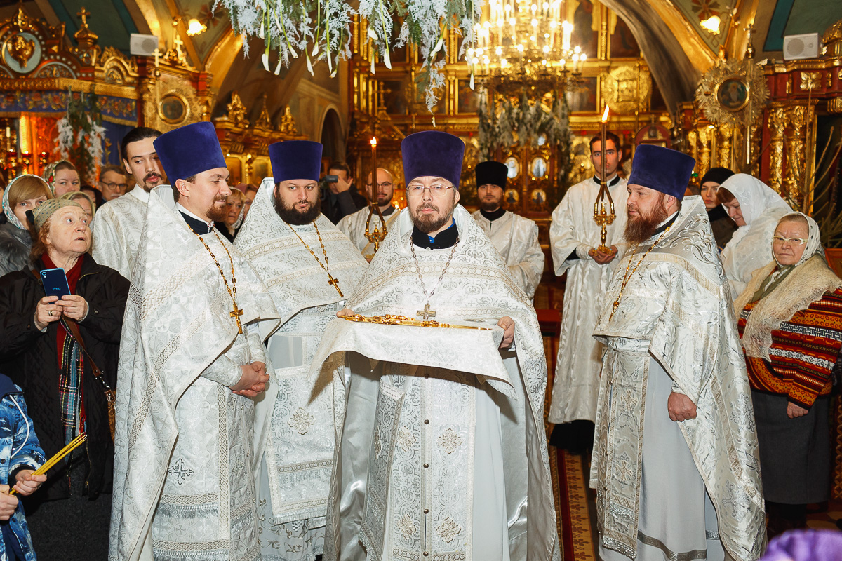 Храм в беседах внутри храма. Вознесенская церковь город белово. Рождество христово афиша. Церковь рождества христова (московская область, беседы). Расписание храма рождества христова нижневартовск.